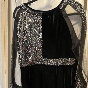 Black Sequin Embellished dress . Only worn once it fits true to size (XL 14-16)